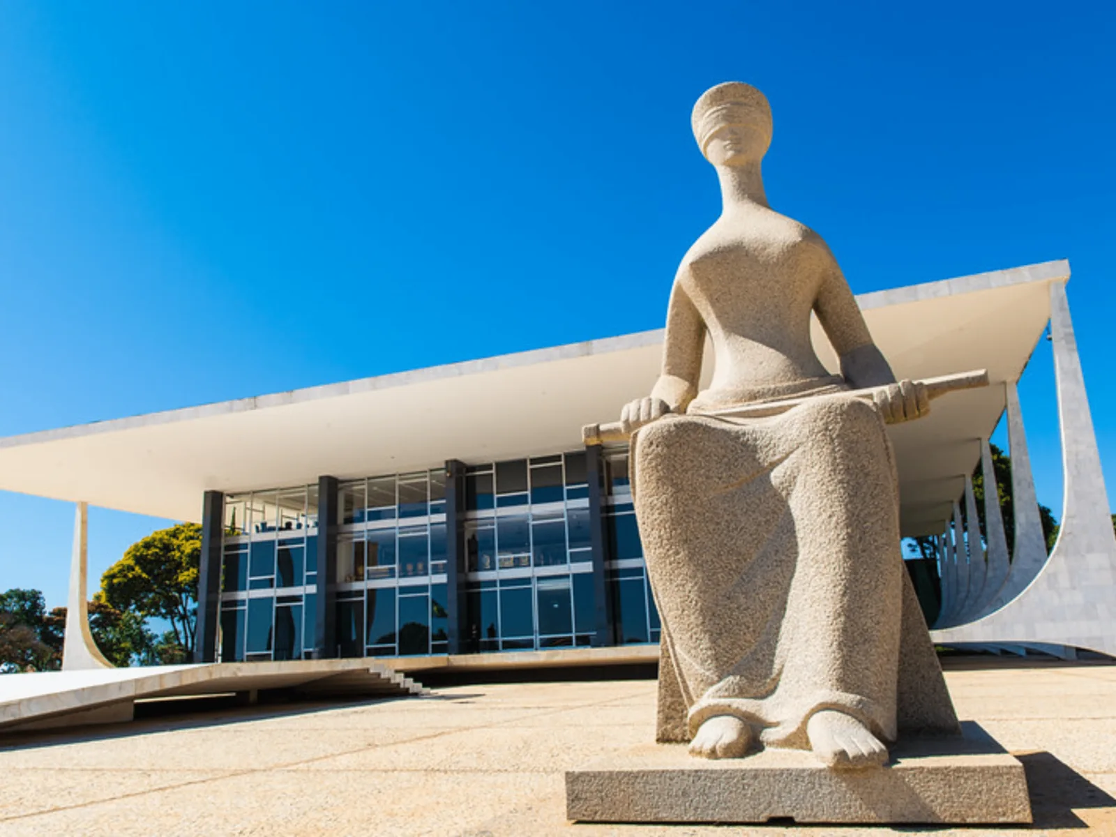 STF suspende sanções da NR-1 e abre conciliação sobre regras de riscos psicossociais no trabalho